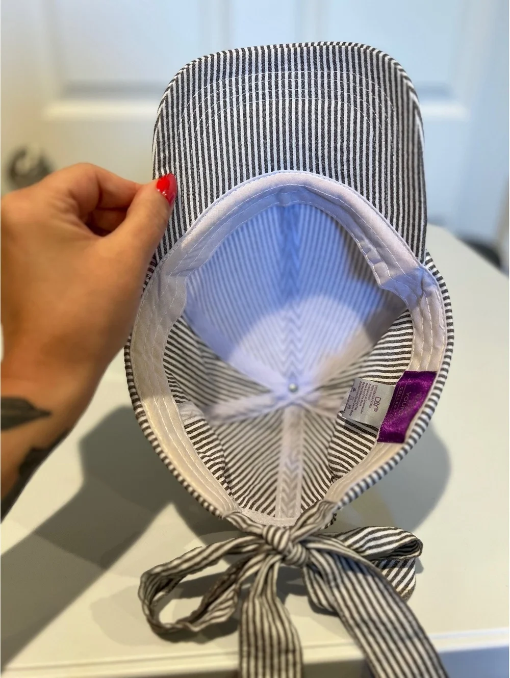 Perfect Condition David and Young Striped Bow Back Hat